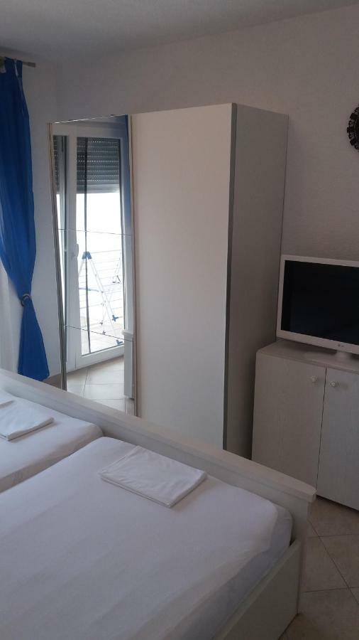 Apartment Elena Трогир Экстерьер фото
